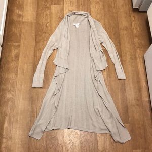 Light weight long sleeved cardigan